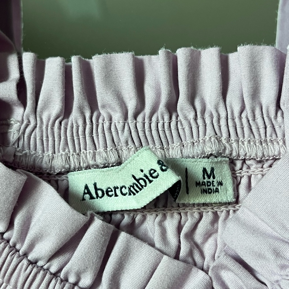 Abercrombie & Fitch Lilac Smocked Tiered Maxi Dress sz M - Picture 3 of 3